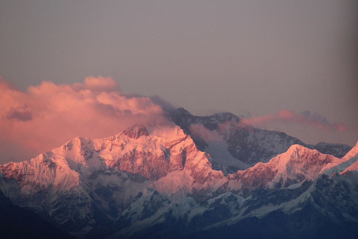 mountain under nimbus clouds